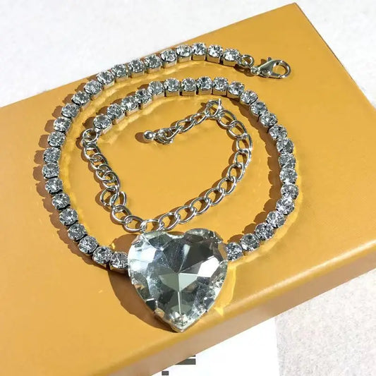 2021 Luxury Vintage Green Heart Pendant Necklace Rhinstone Choker Necklace for Women Luxury Crystal Tennis Chain Choker Collar