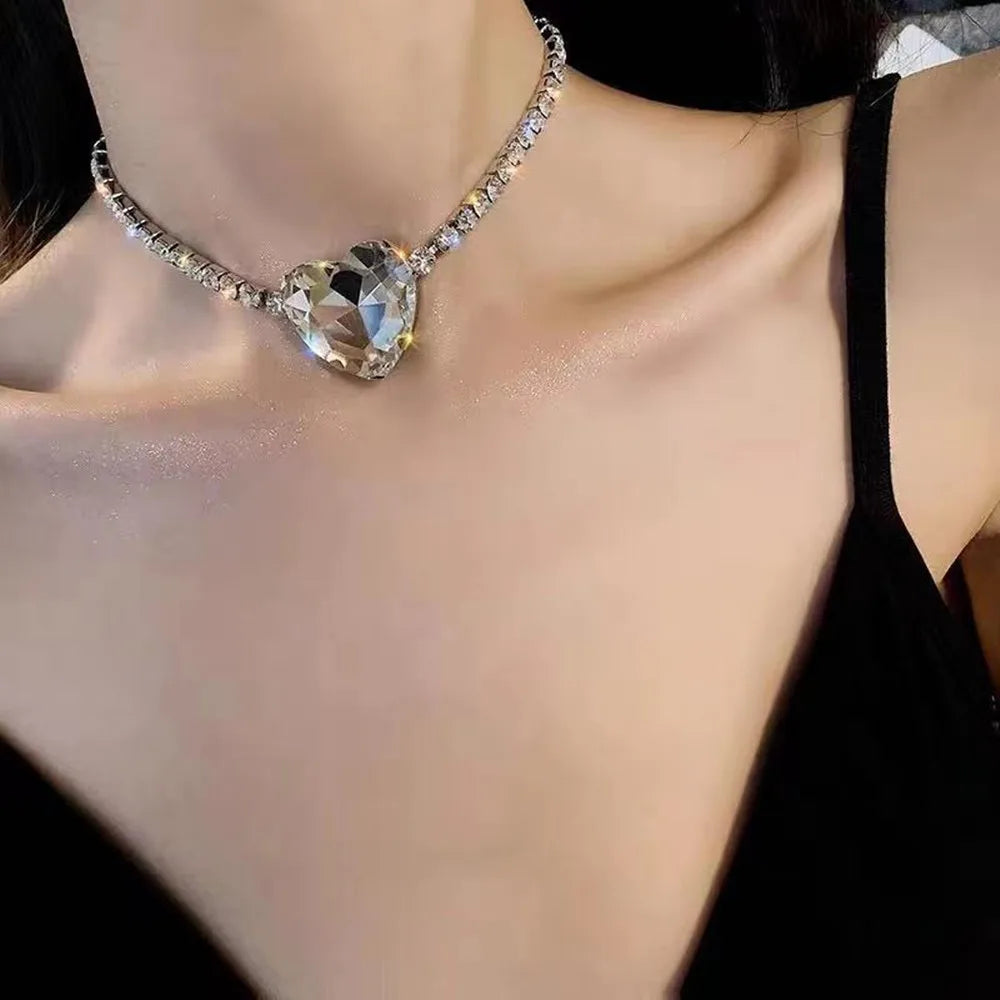 2021 Luxury Vintage Green Heart Pendant Necklace Rhinstone Choker Necklace for Women Luxury Crystal Tennis Chain Choker Collar